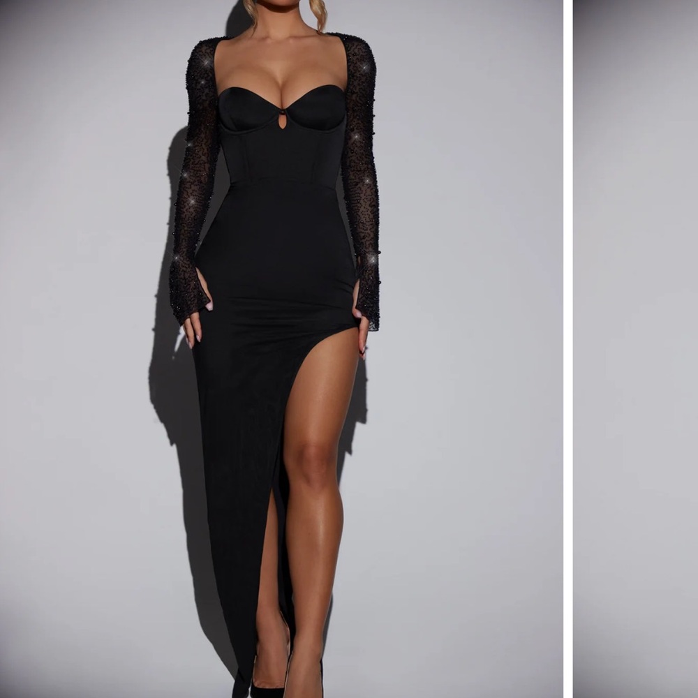 EMBELLISHED SIDE SPLIT MAXI DRESS IN BLACK